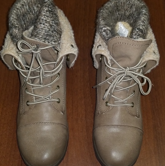 Rock and Candy Booties - Picture 2 of 4